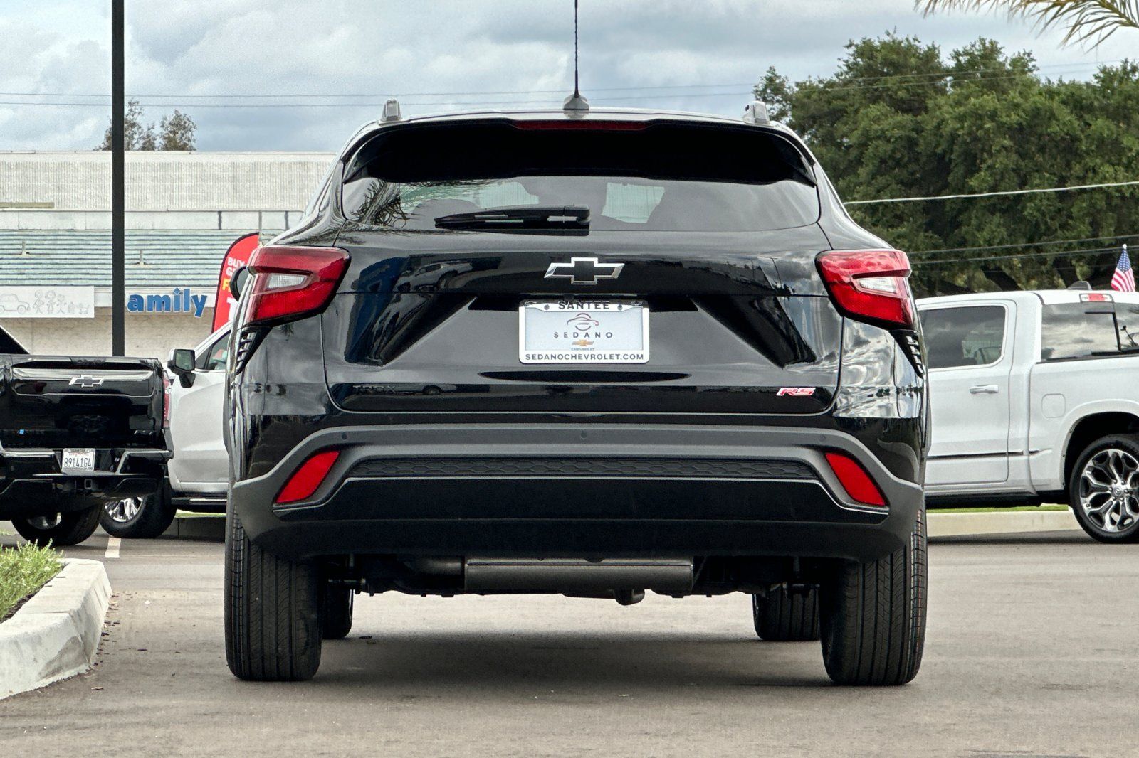 View vehicle photo 5