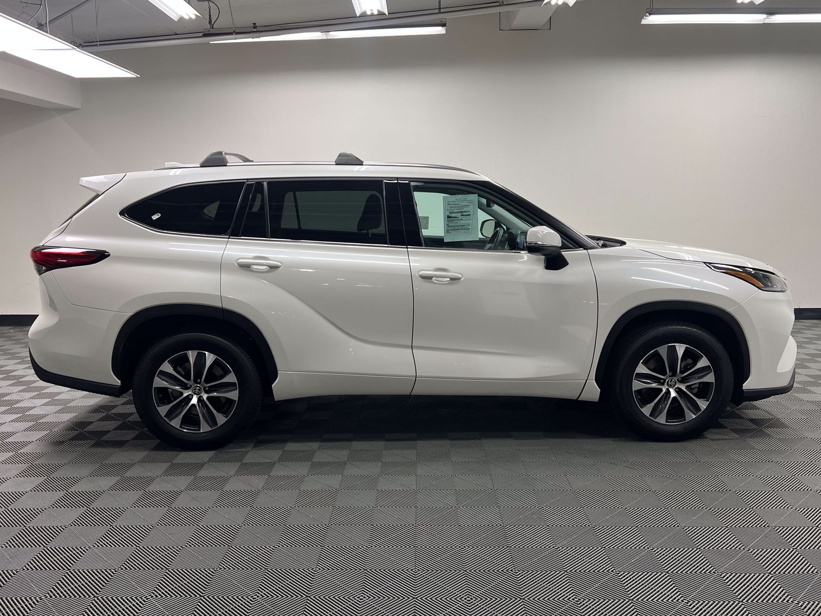 used 2021 Toyota Highlander car, priced at $29,888