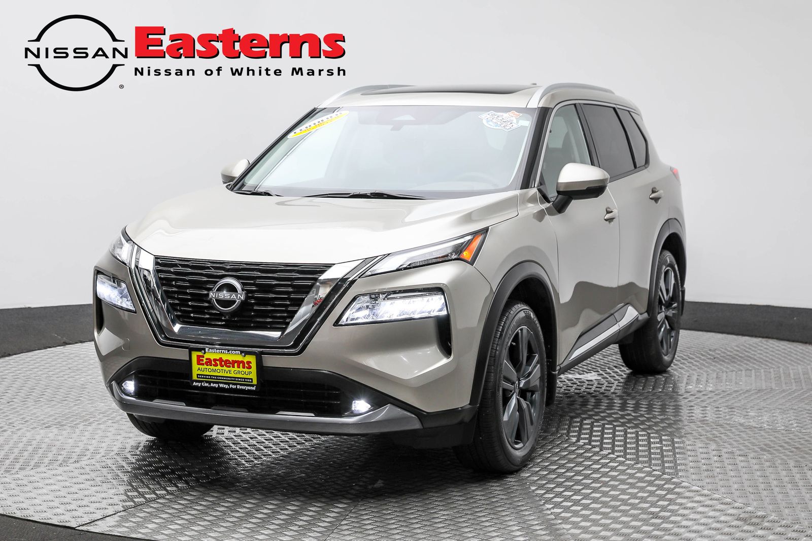 2022 Nissan Rogue SL's photo