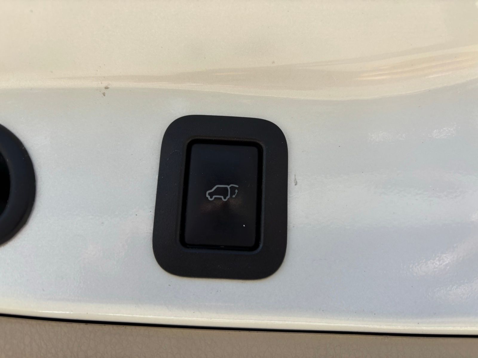 Used Car 2015 Toyota Highlander  Xle V6 For Sale Under $20,000 In Austin, Texas