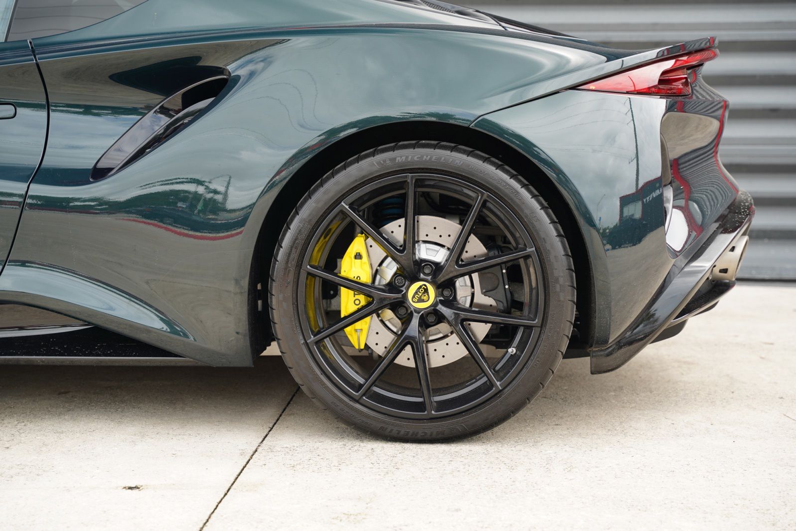 View vehicle photo 5