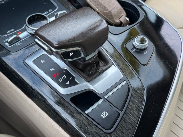 Used 2019 Carrara White Audi 55 Premium image 21