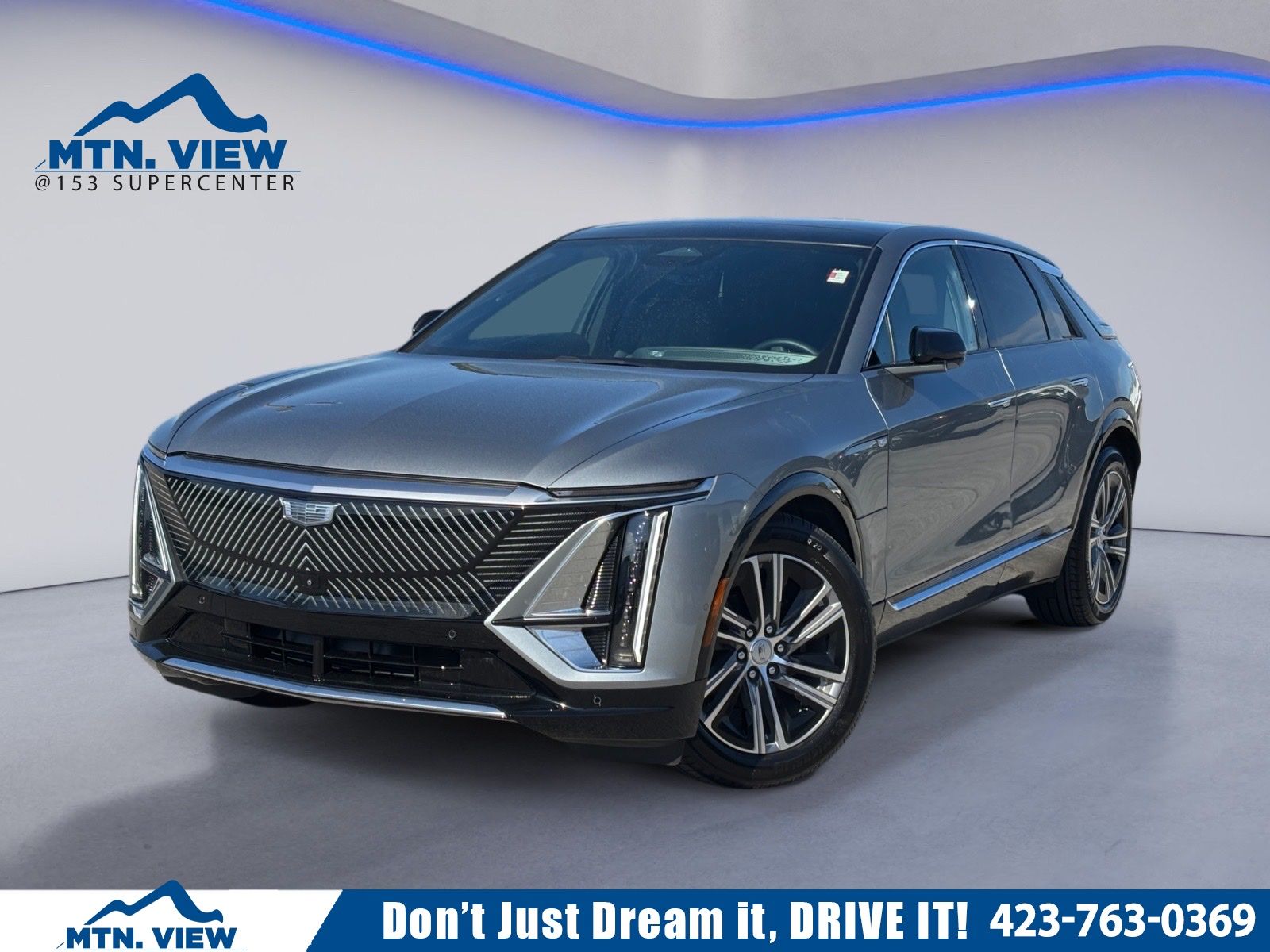 Argent Silver Metallic 2024 Cadillac LYRIQ Luxury 2 AWD SUV / Crossover All-Wheel Drive 1-Speed Automatic
