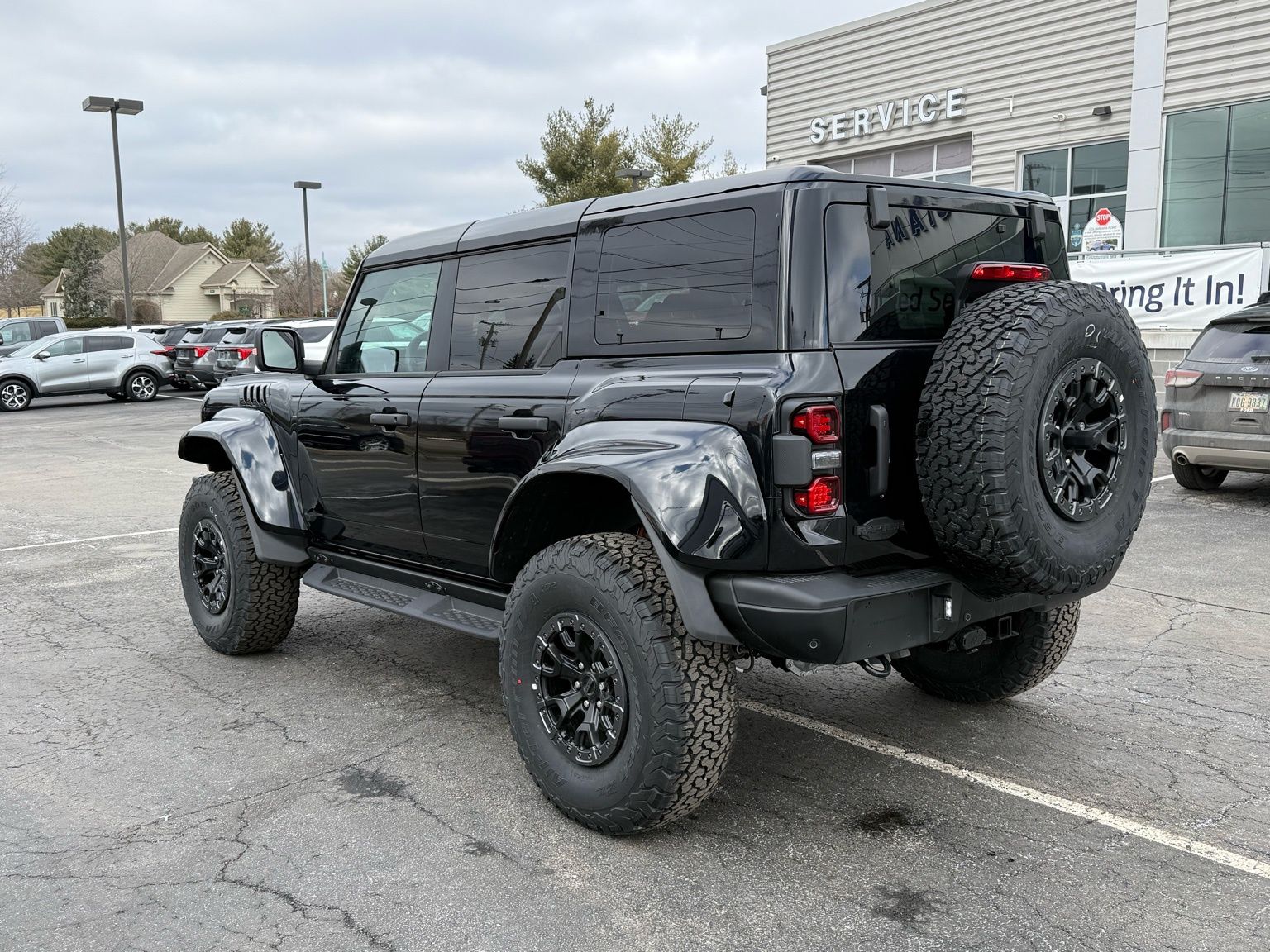 View vehicle photo 4