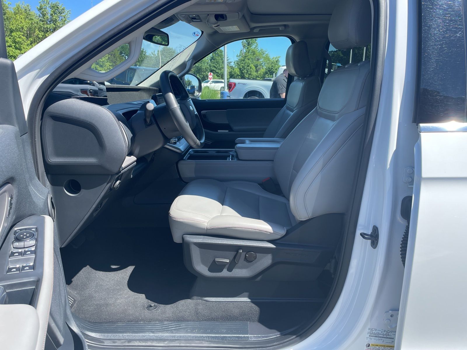 Certified Used 2025 Oxford White Ford Active image 11