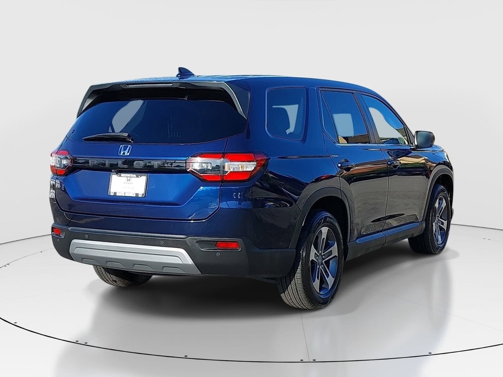 View vehicle photo 5