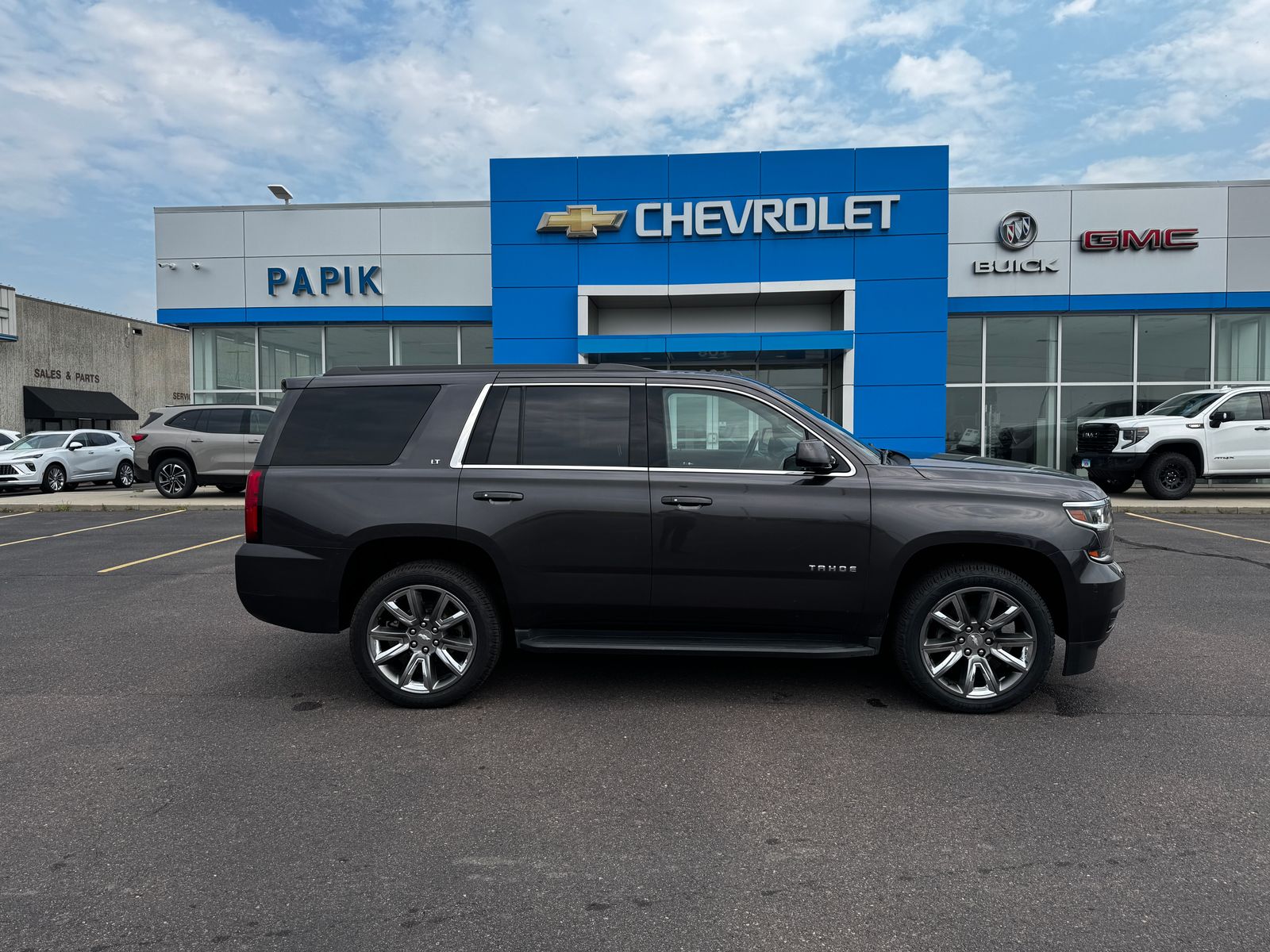 Gray (Tungsten Metallic) 2018 Chevrolet Tahoe SUV / Crossover Four-Wheel Drive 6-Speed Automatic Overdrive