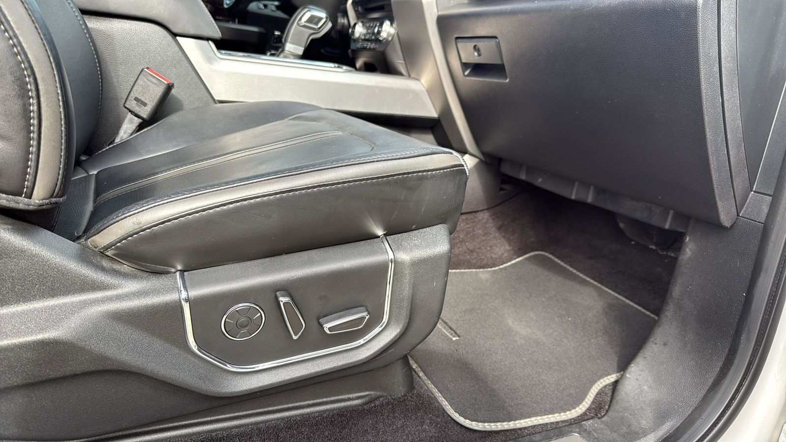 Used Car 2017 Ford F-150  Platinum For Sale Under $30,000 In Austin, Texas