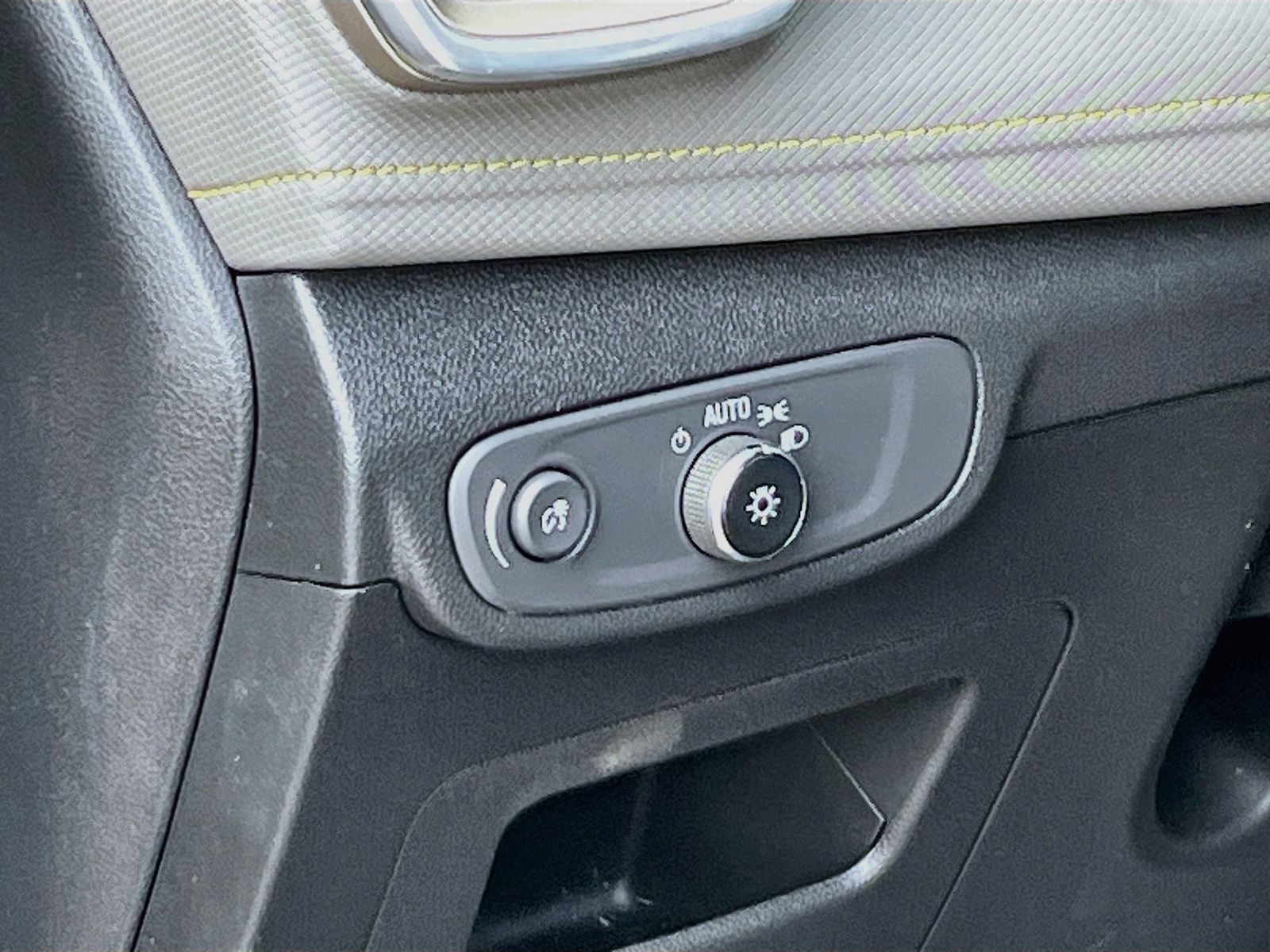 Used 2025 Black Chevrolet ACTIV image 10