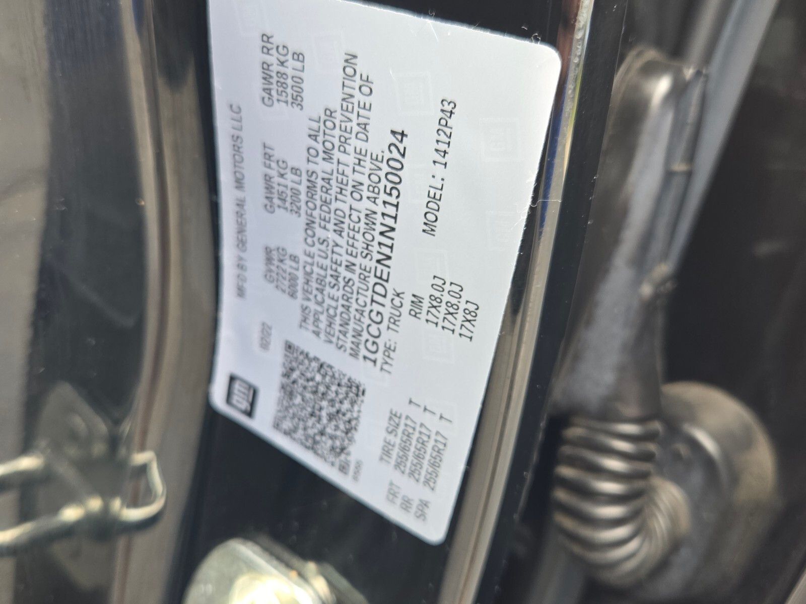 Used 2022 Black Chevrolet Z71 image 19