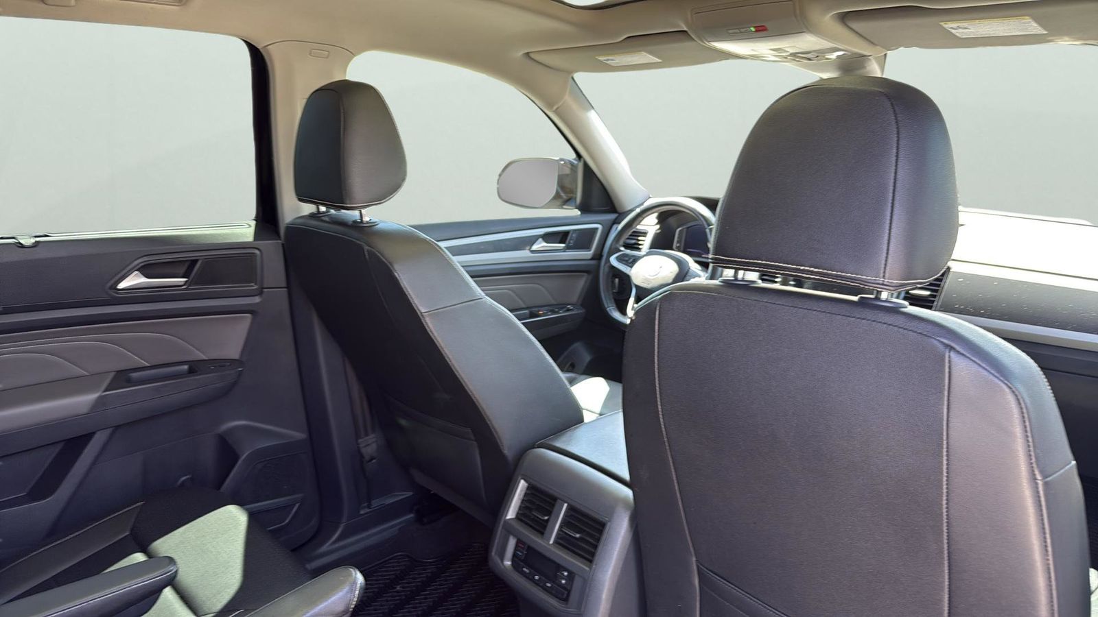 Used Car 2023 Volkswagen Atlas  3.6l V6 Sel R-line For Sale Under $35,000 In Austin, Texas