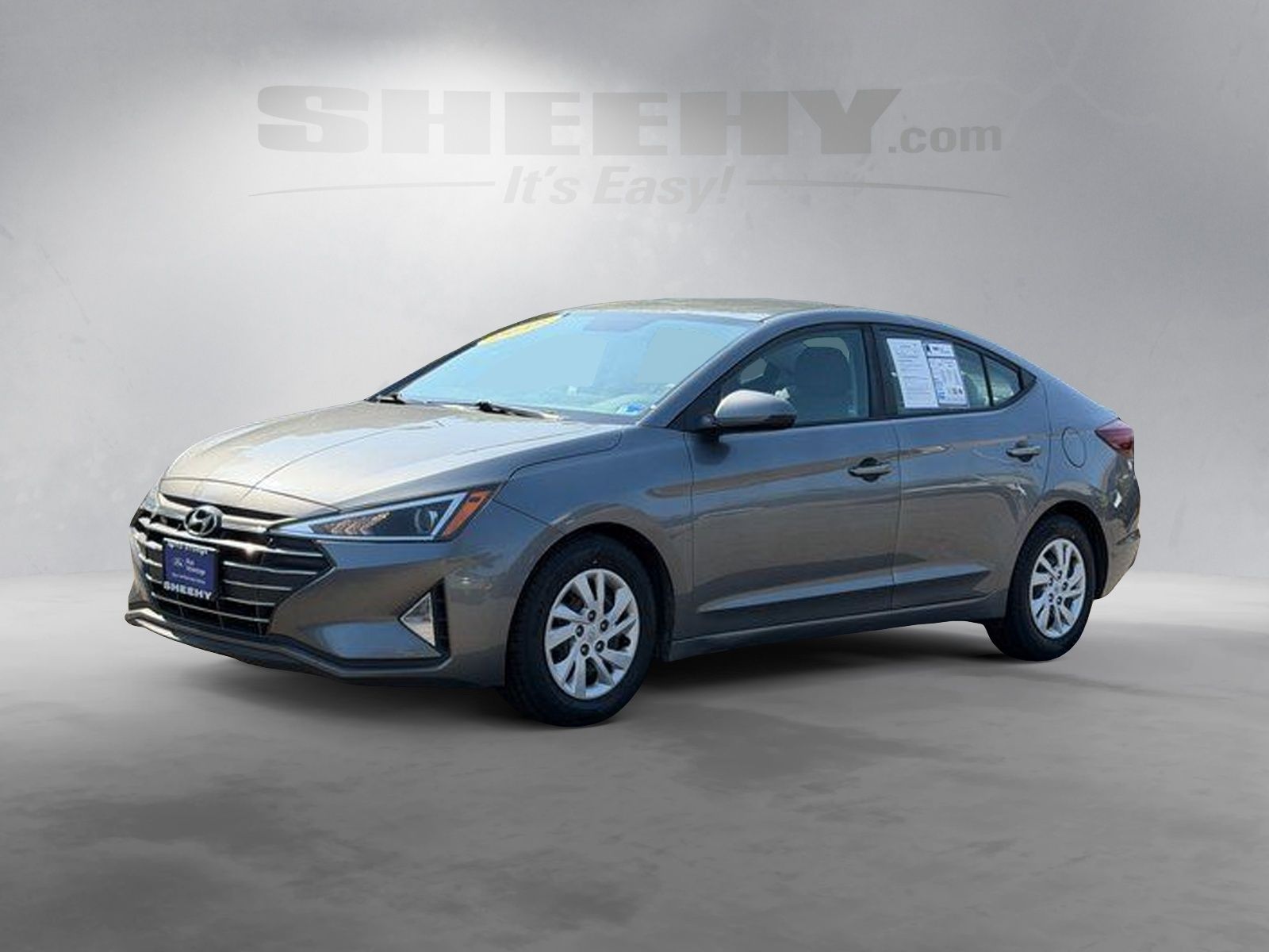 Used 2019 Machine Gray Hyundai SE image 17