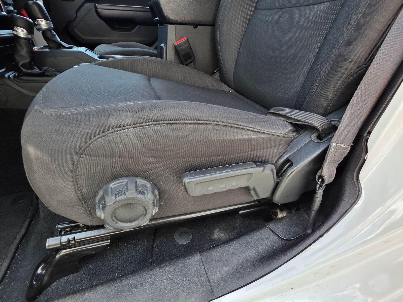 Used 2023 White Jeep Sport S image 34