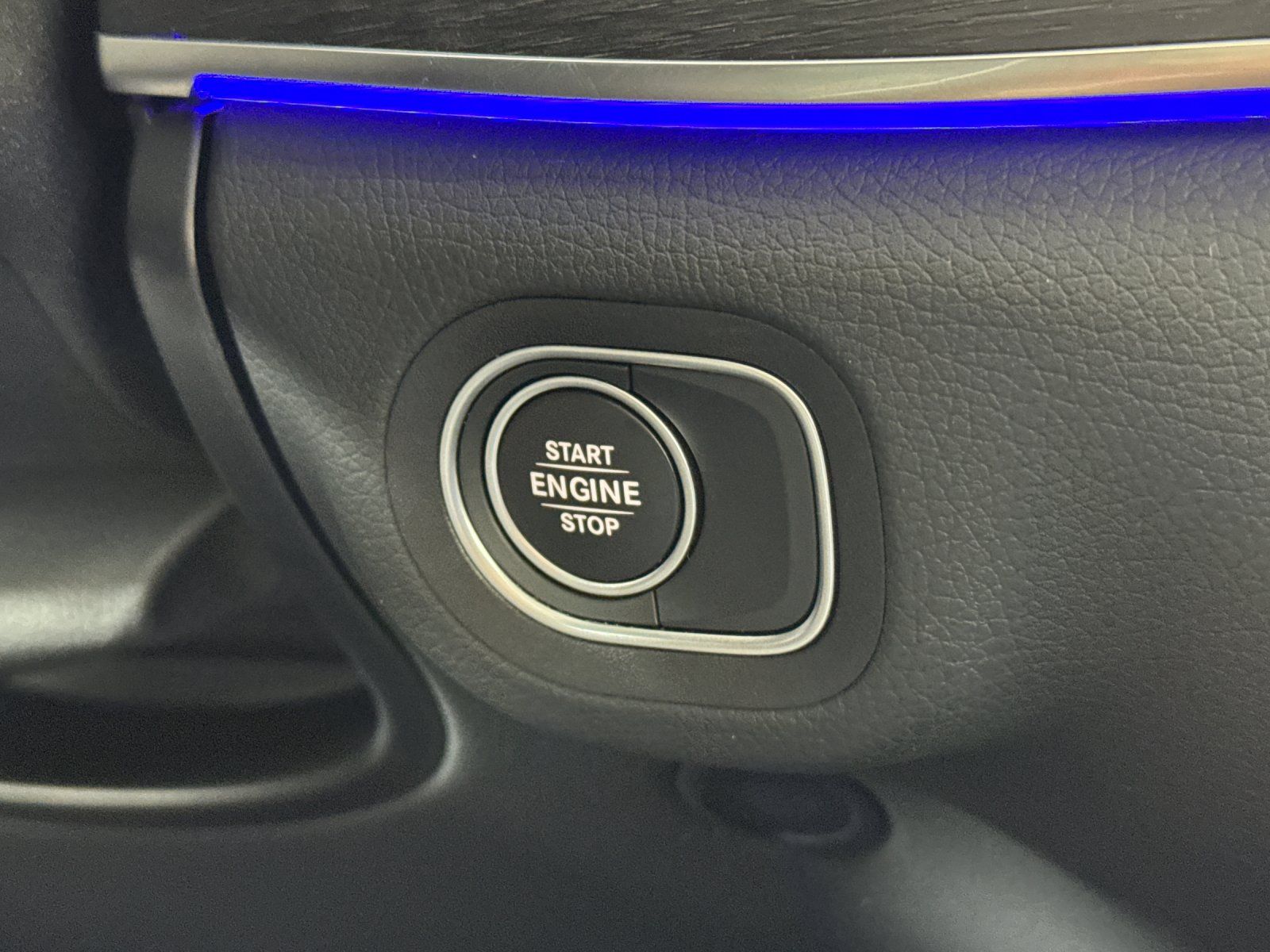 2025 Mercedes-Benz GLE GLE 450e — full photo 23 of 29