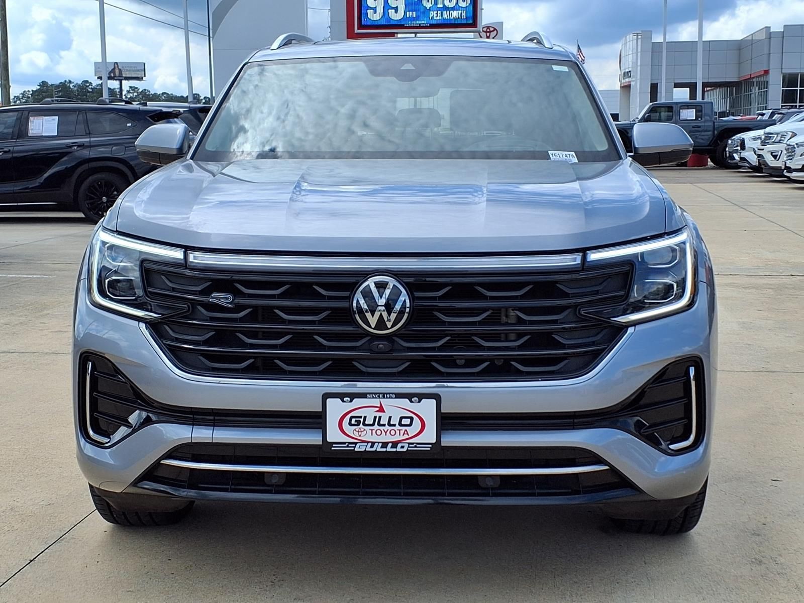 2024 Volkswagen Atlas 2.0T SEL Premium R-Line - 3
