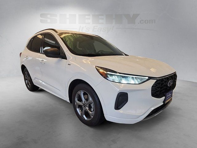 Certified Used 2023 Oxford White Ford ST-Line image 2