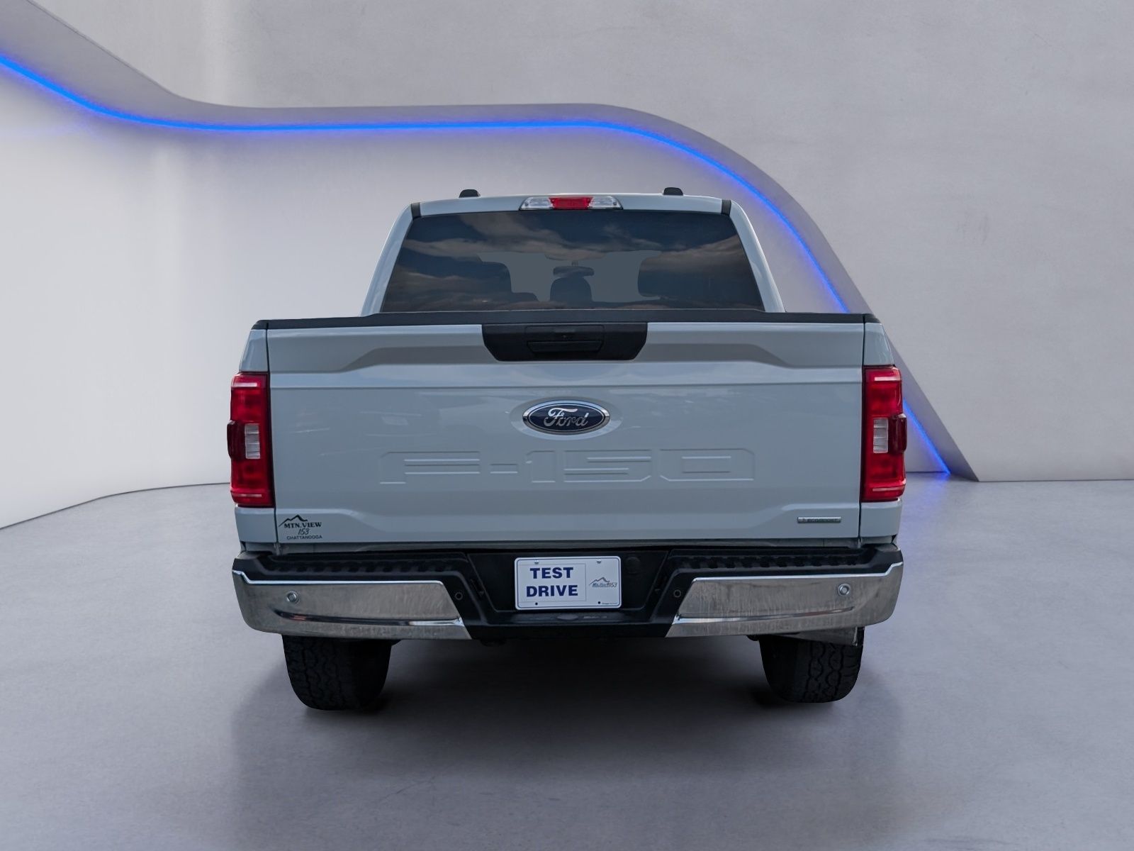 View vehicle photo 7