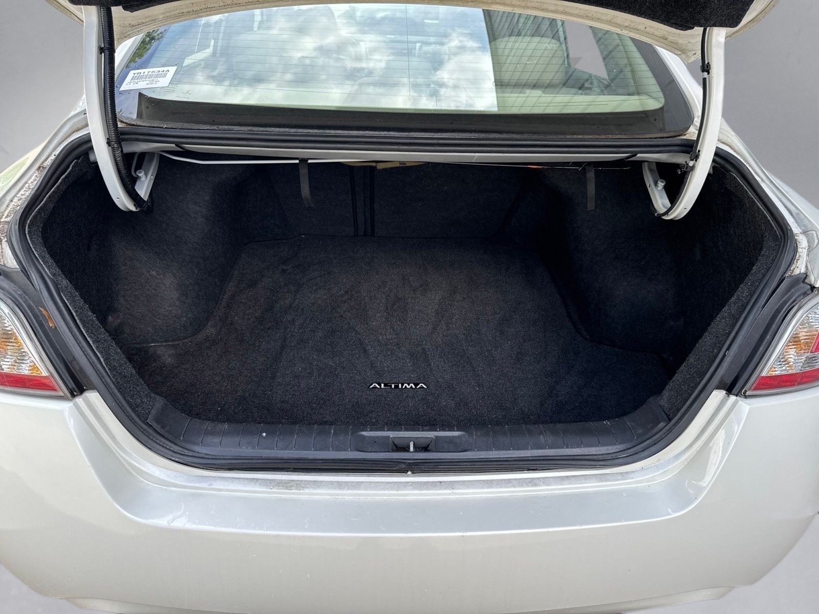 Used 2015 Pearl White Nissan 2.5 SL image 23