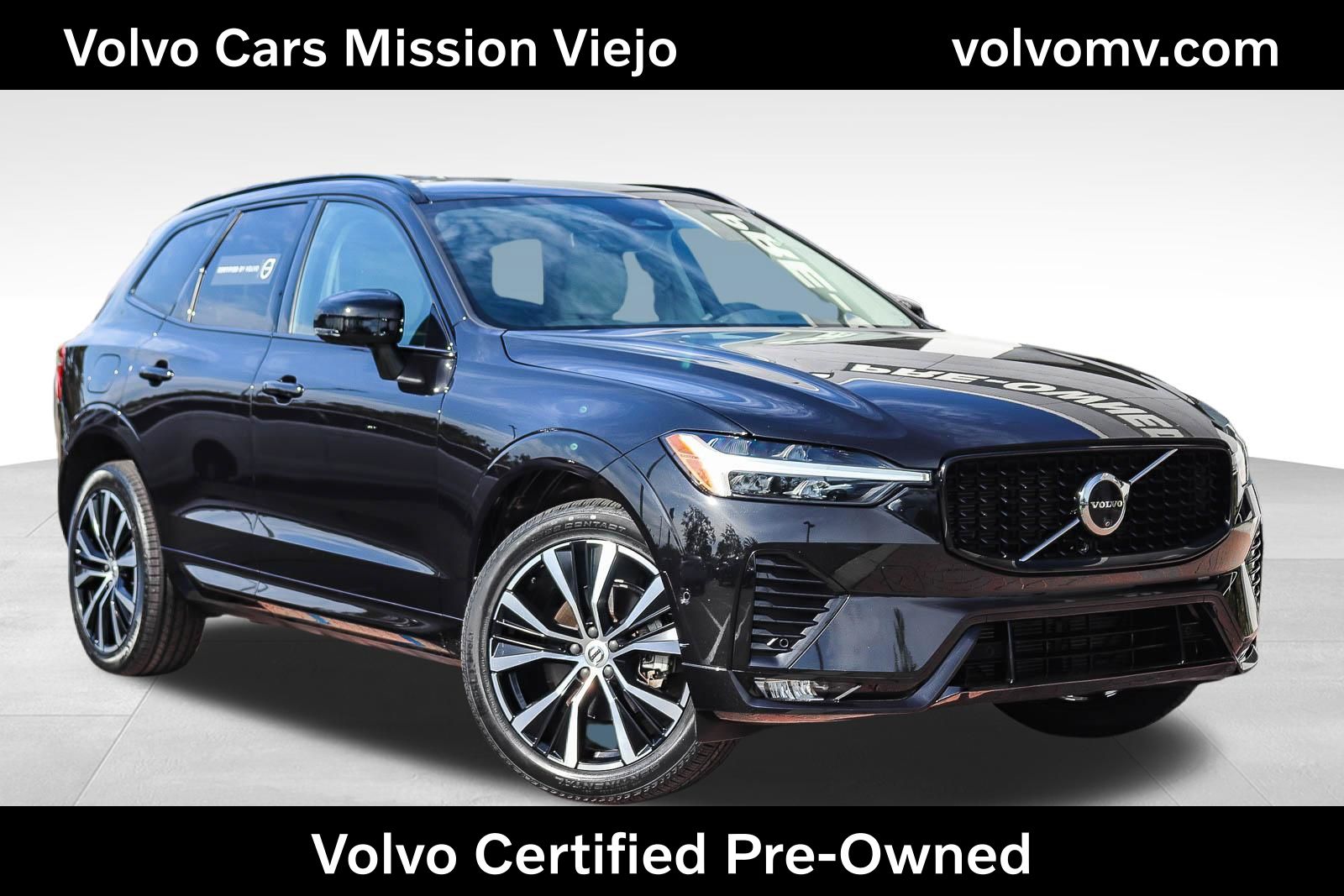 2024 Volvo XC60 B5 Plus Dark Theme