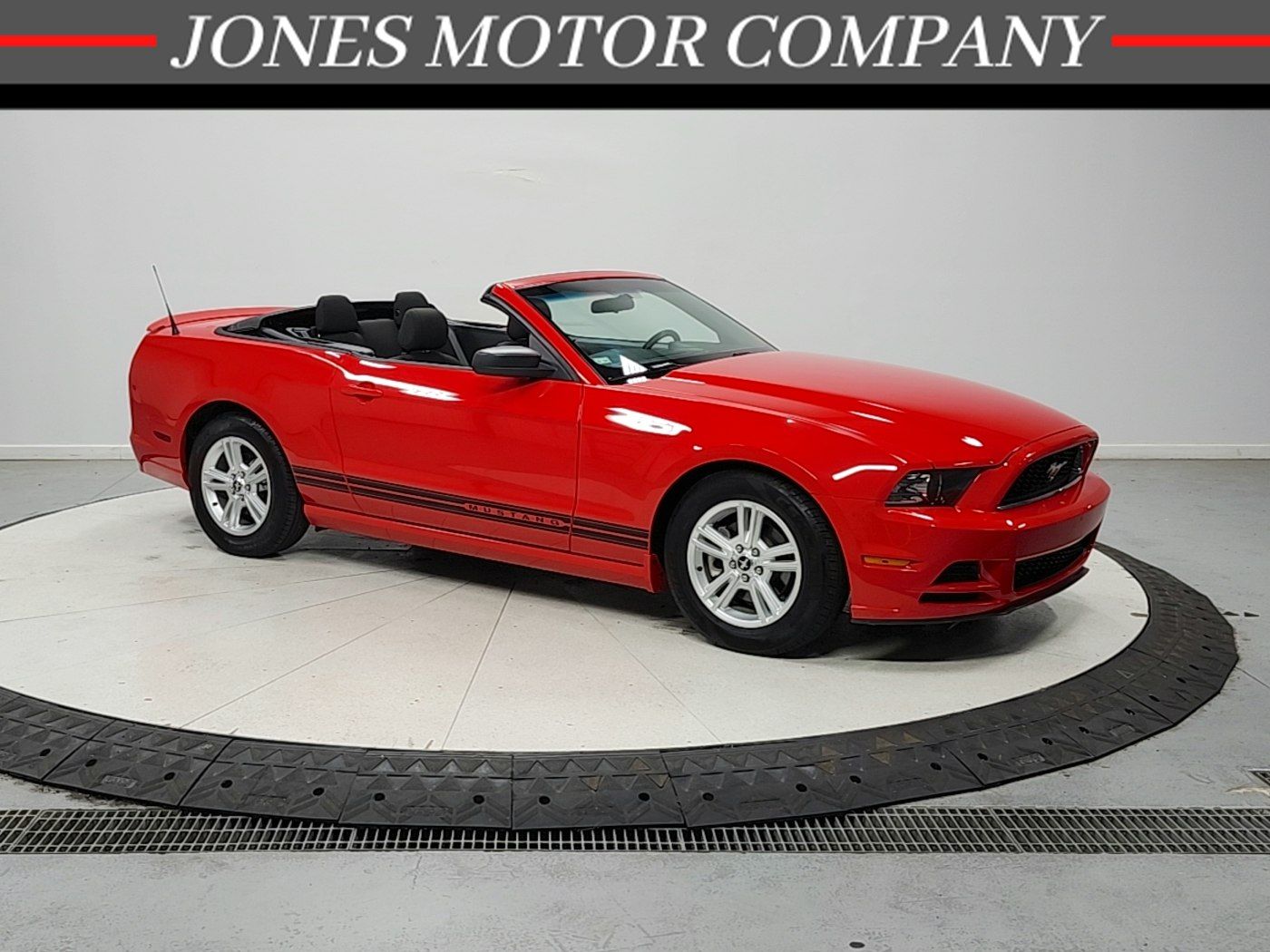 Race Red 2013 Ford Mustang Convertible Rear-Wheel Drive 6-Speed Automatic