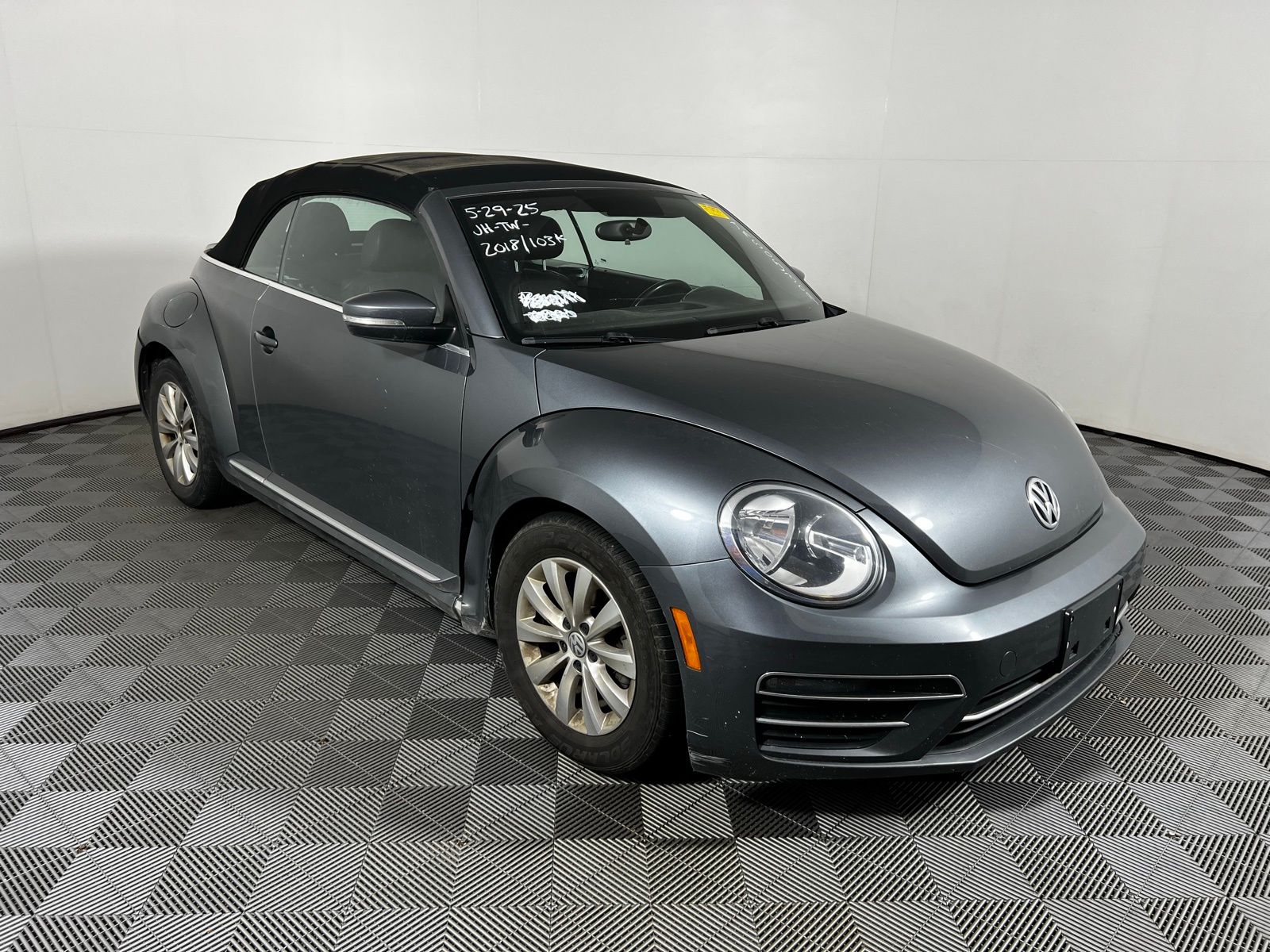 2018 Volkswagen Beetle S 3