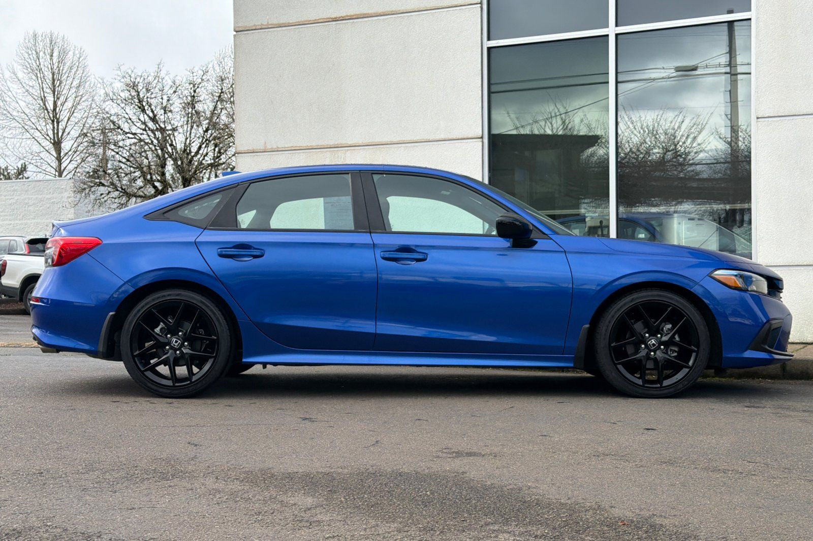 View vehicle photo 3