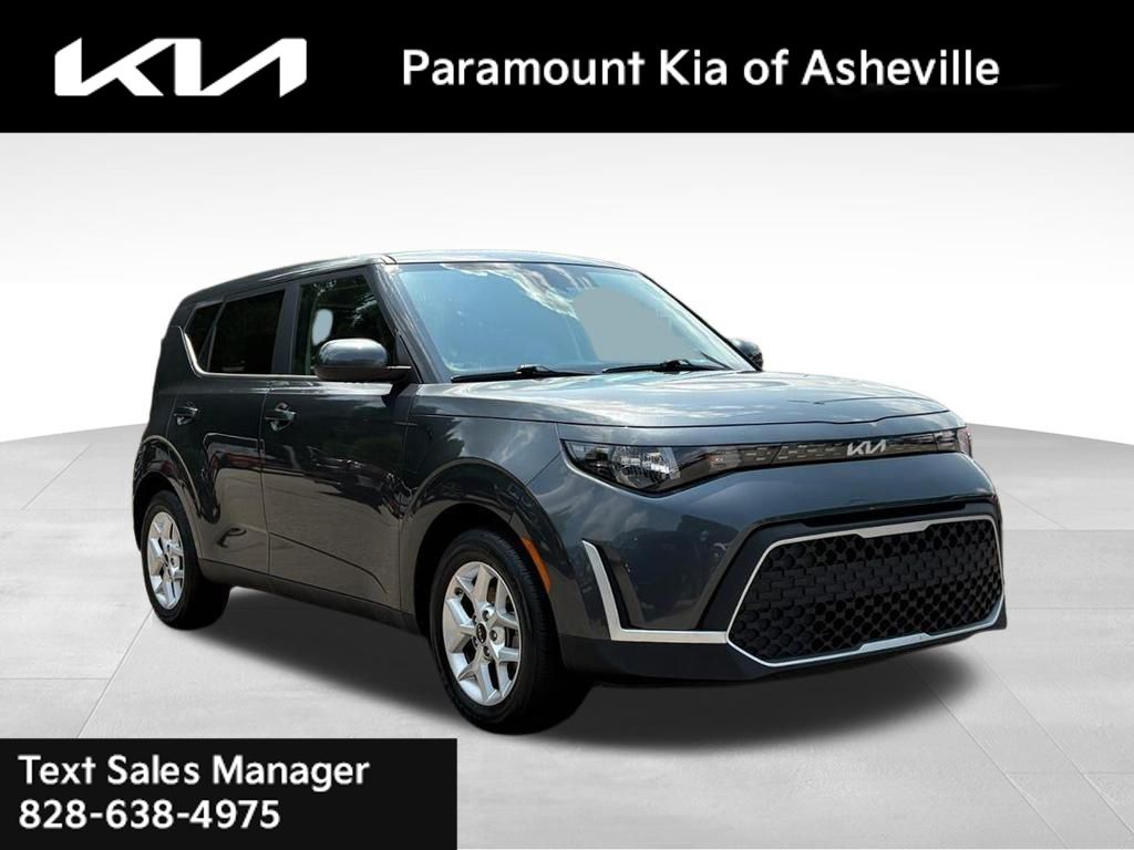 Gray 2024 Kia Soul SUV / Crossover Front-Wheel Drive Continuously Variable Transmission