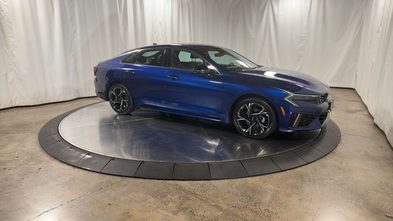 2025 Kia K5 GT-Line photo 3