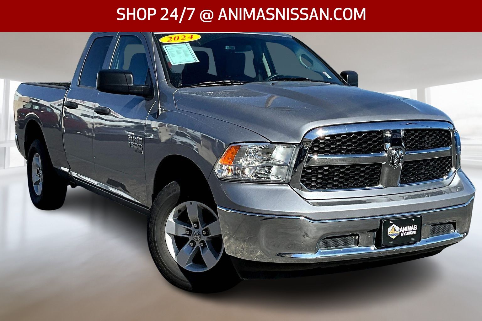2024 RAM 1500 Classic SLT Quad Cab 4WD