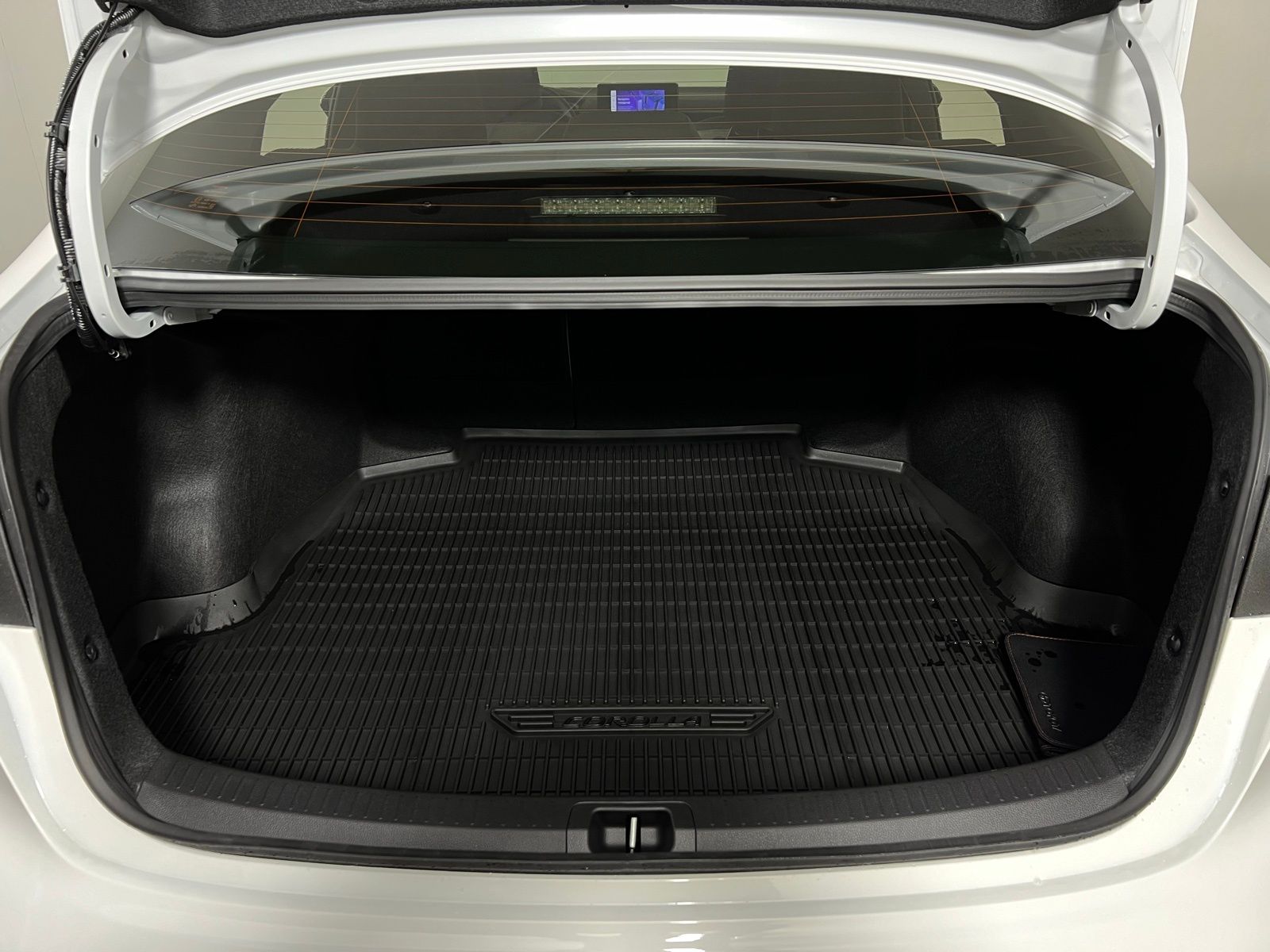 2025 Toyota Corolla LE 18