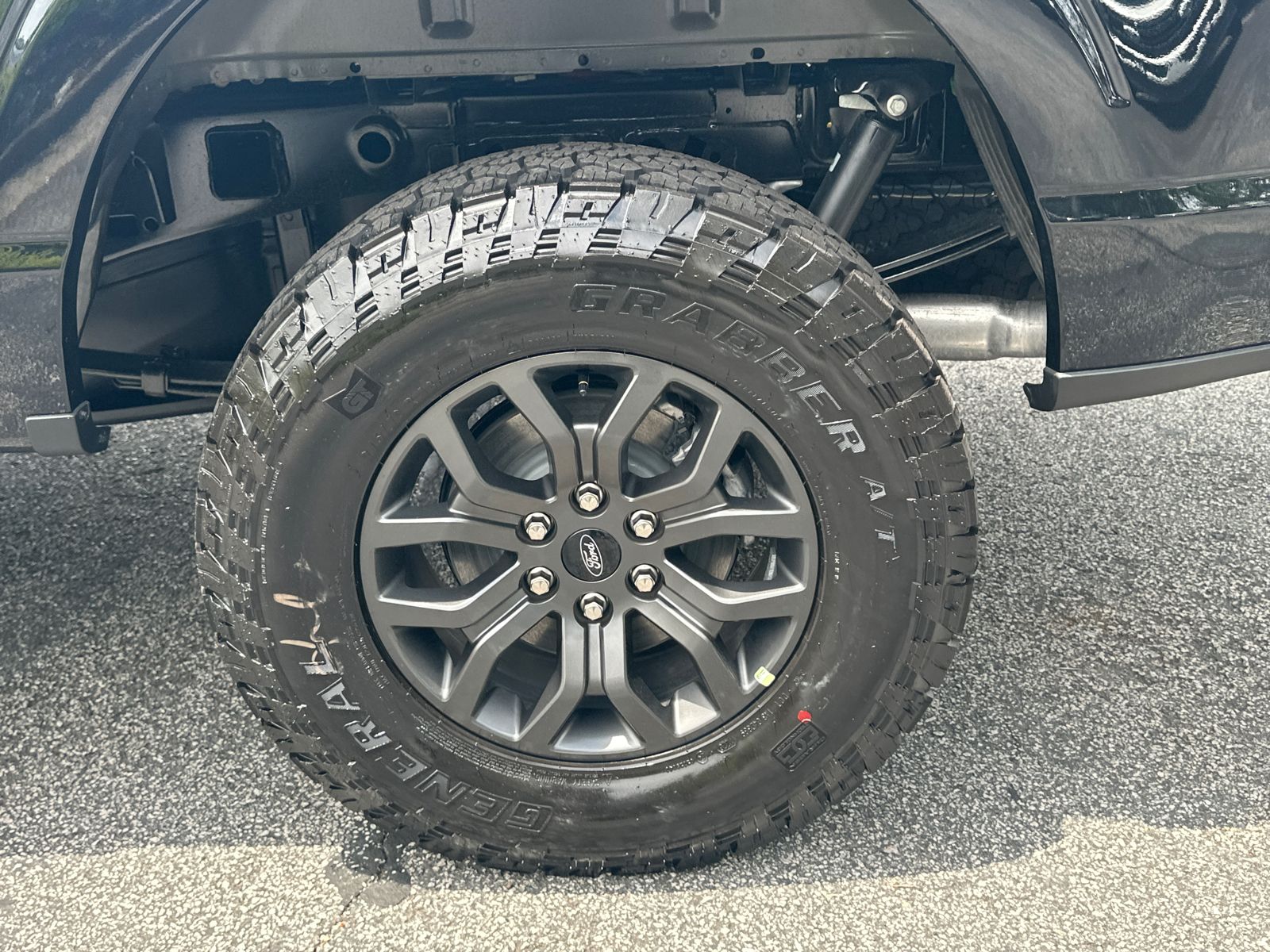 New 2026 Agate Black Metallic Ford Tremor® image 19