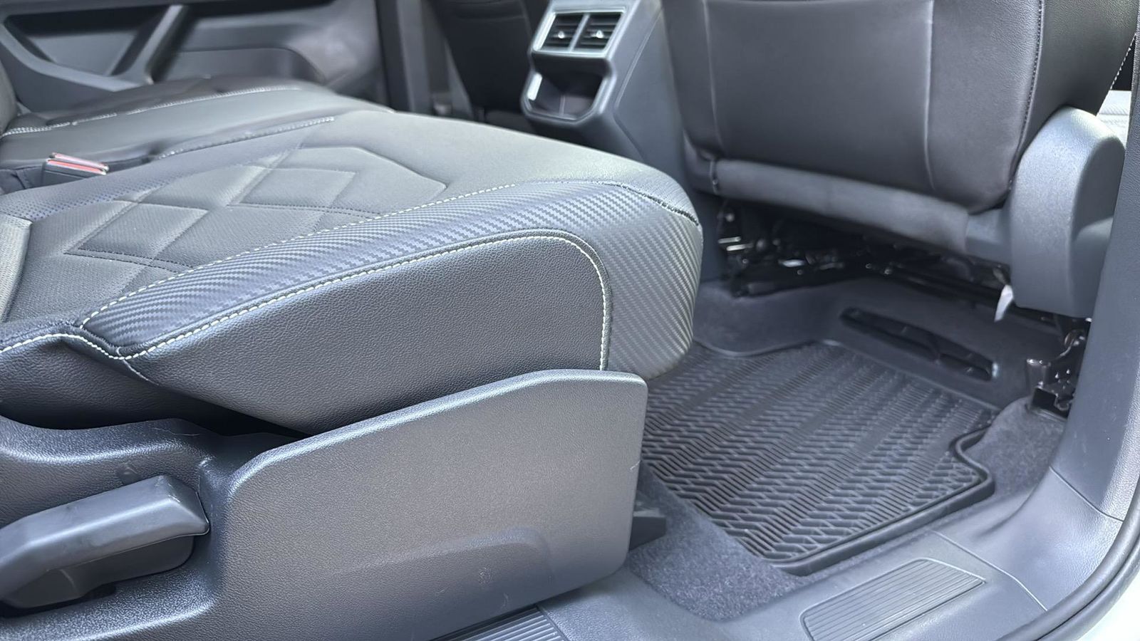 Used Car 2025 Volkswagen Atlas Cross Sport  2.0t Se For Sale Under $35,000 In Austin, Texas