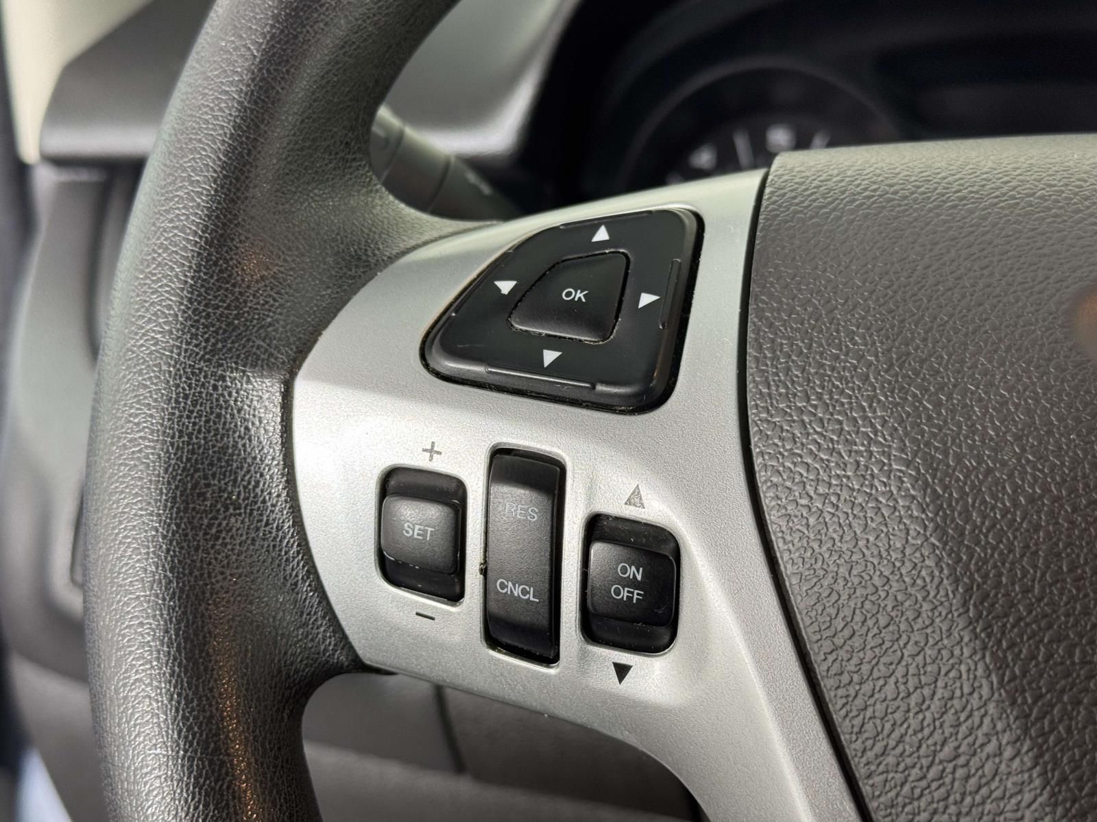 Used 2013 Silver Ford SE image 27
