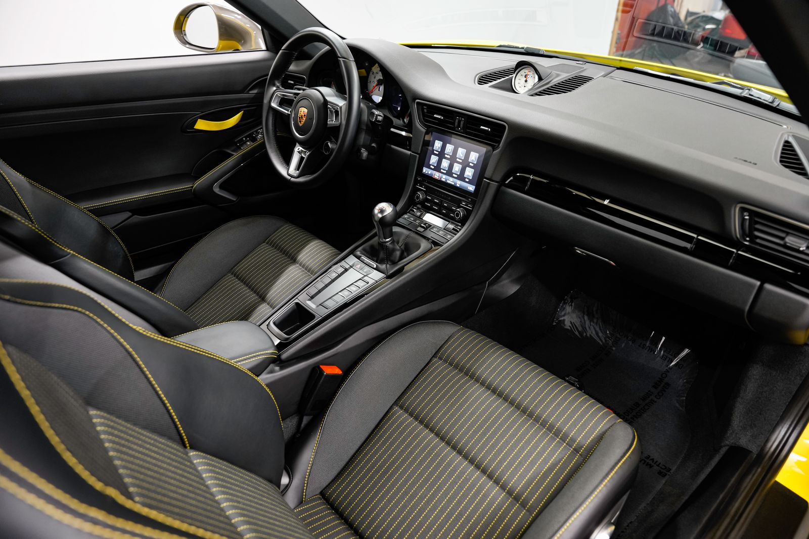2018 Porsche 911 Carrera T — photo 29