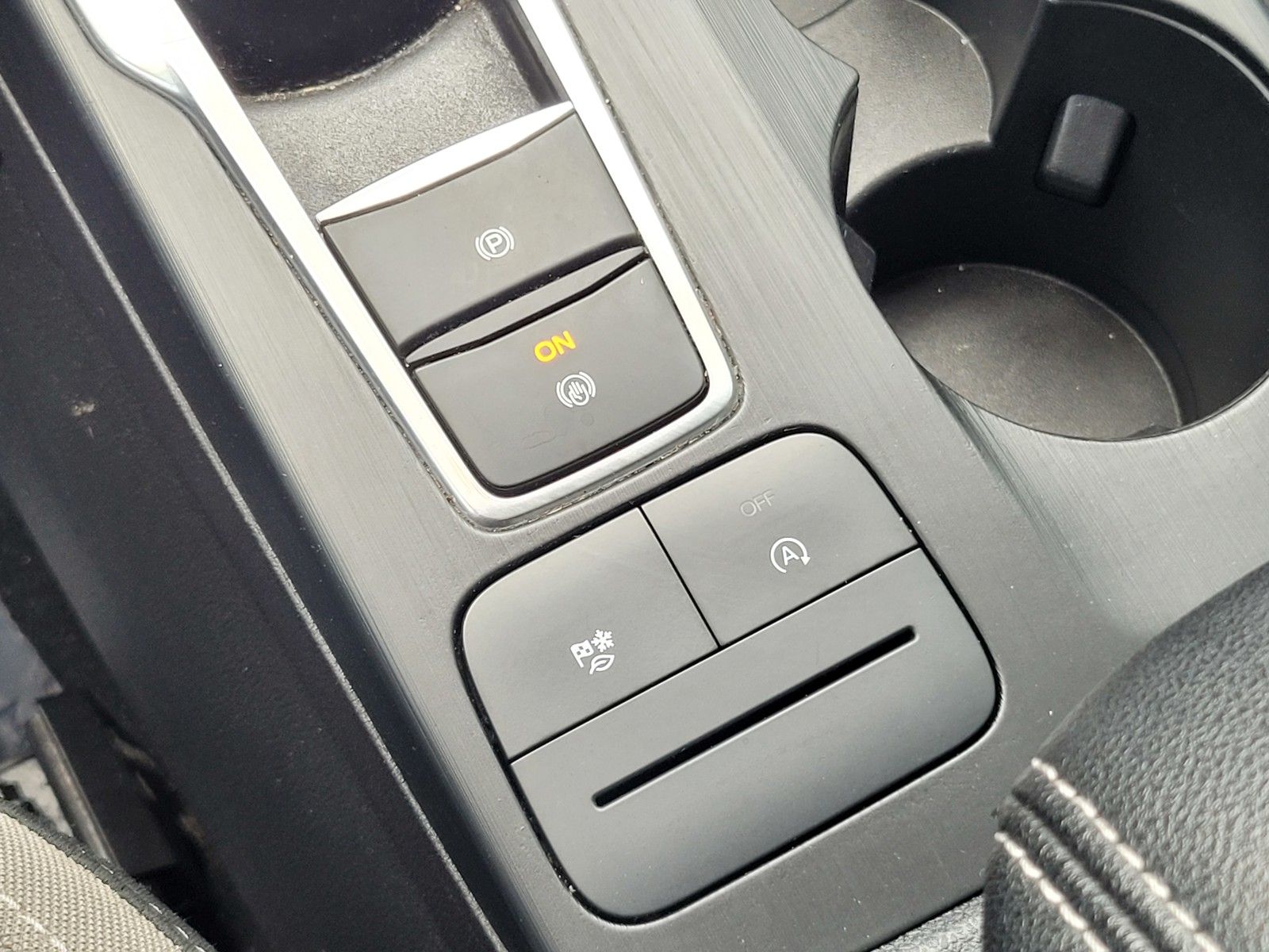 Used 2022 Black Ford SE image 26