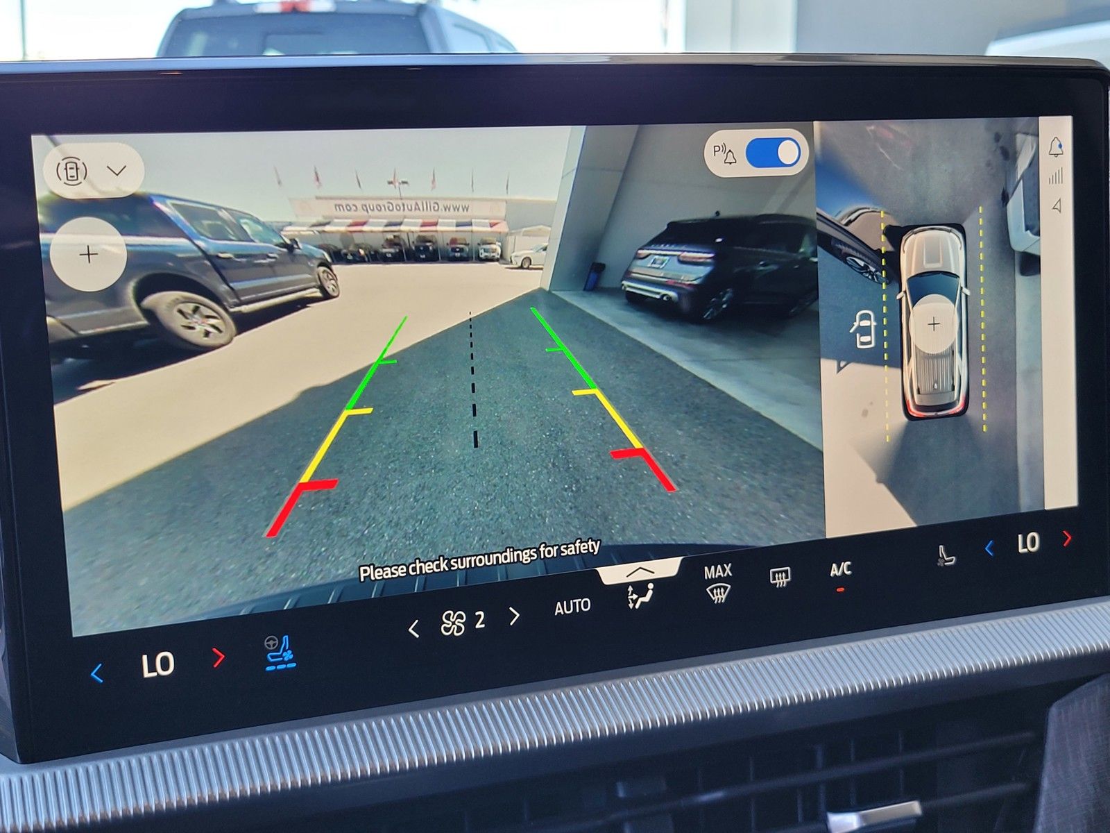 Used 2025 Black Ford Platinum image 27