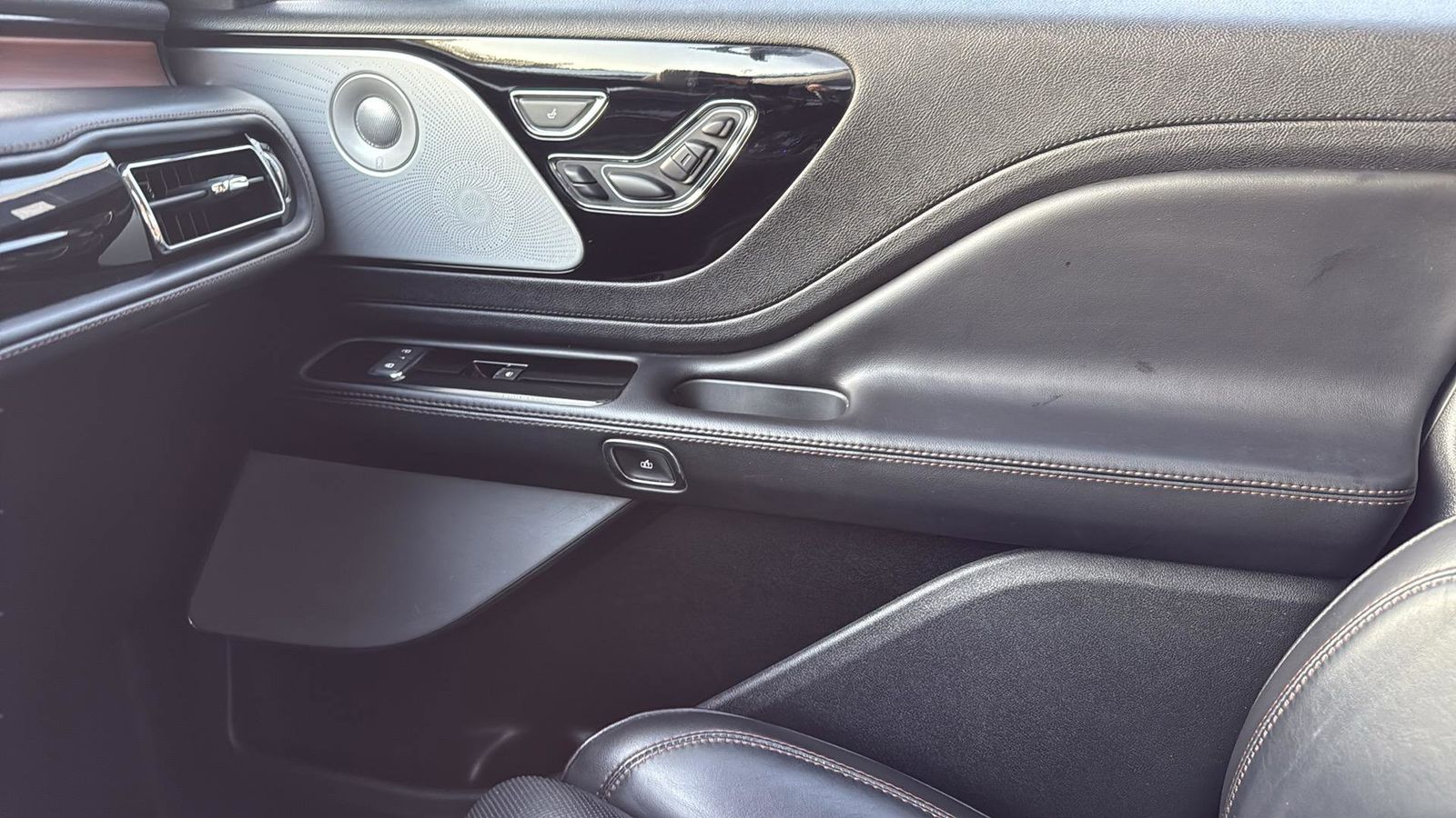 Used Car 2023 Lincoln Aviator  Reserve For Sale Under $50,000 In Austin, Texas