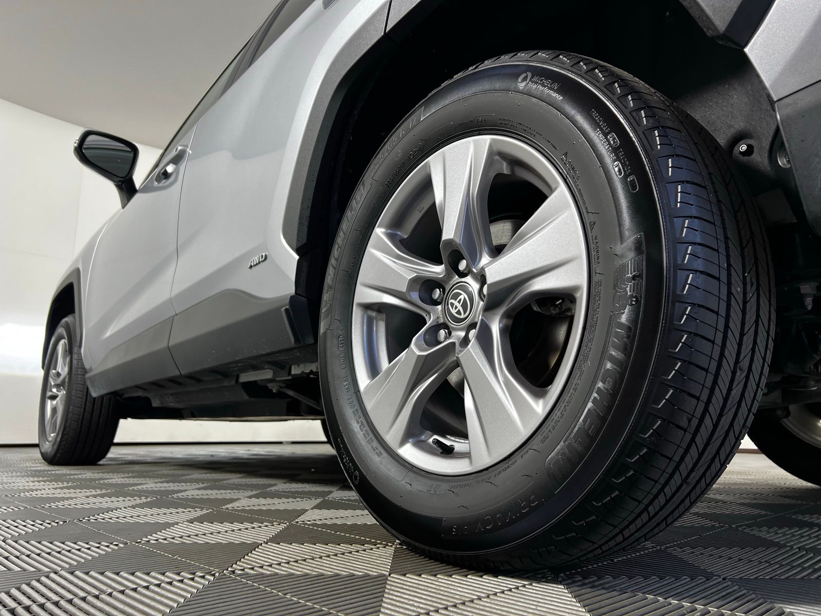 Thumbnail: 2025 Toyota RAV4 - 25