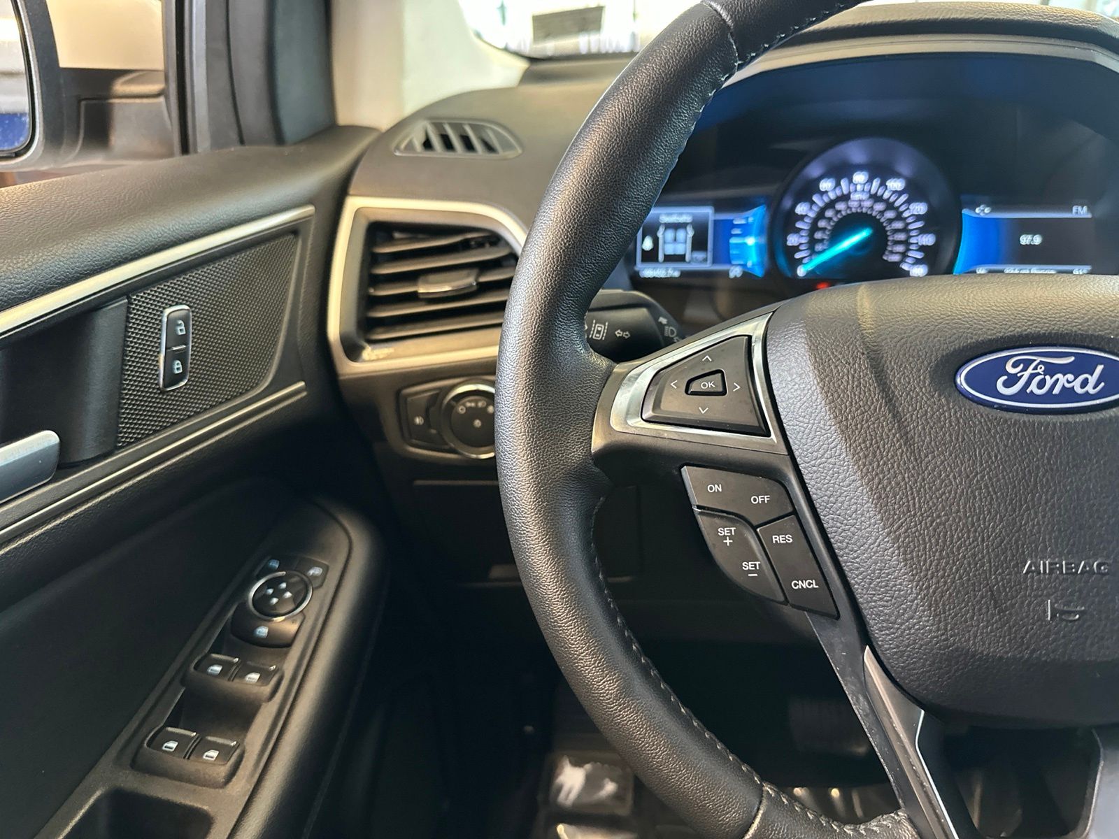 Certified Used 2022 Star White Ford SEL image 29
