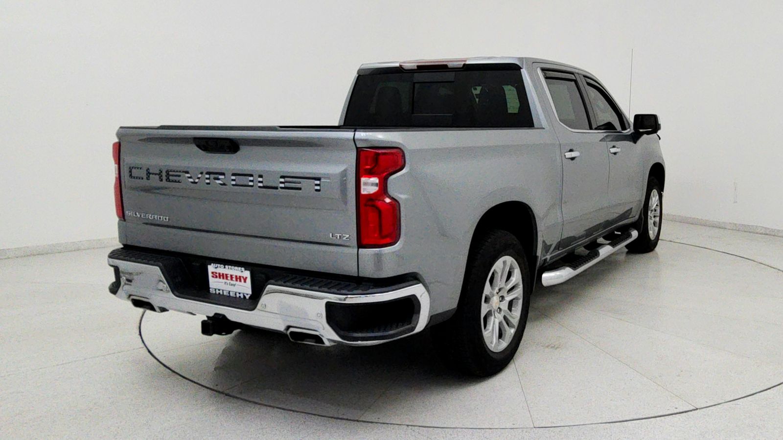 Used 2025 Gray Chevrolet LTZ image 6