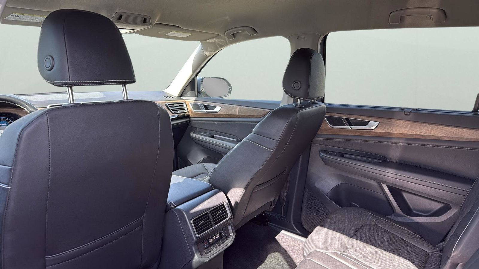 Used Car 2025 Volkswagen Atlas  2.0t Se W/technology For Sale Under $40,000 In Austin, Texas