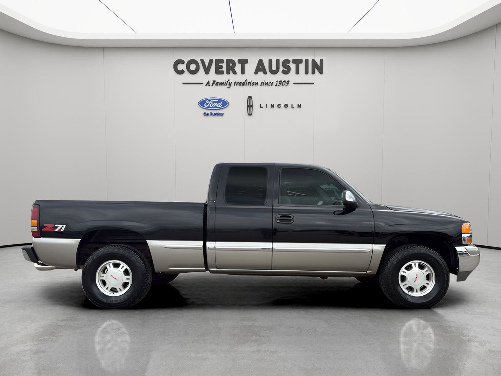 View vehicle photo 6