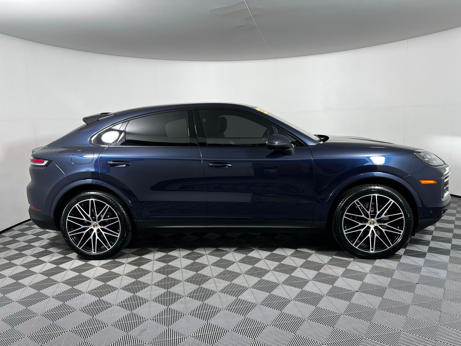 Thumbnail: 2024 Porsche  - 4