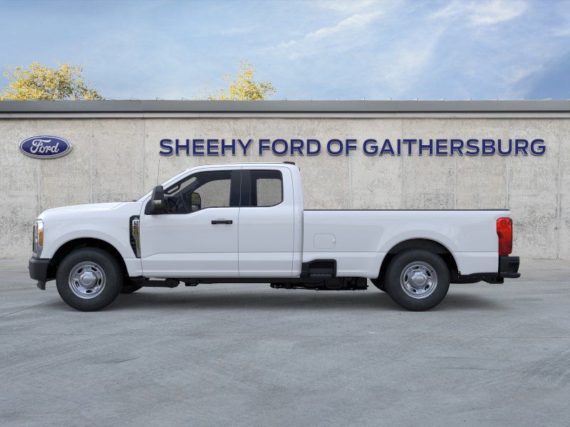 New 2026 Oxford White Ford XL image 4