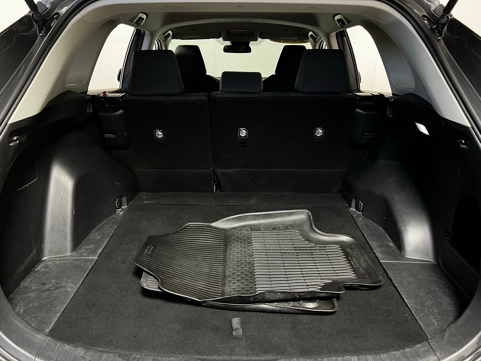 Thumbnail: 2023 Toyota RAV4 - 22