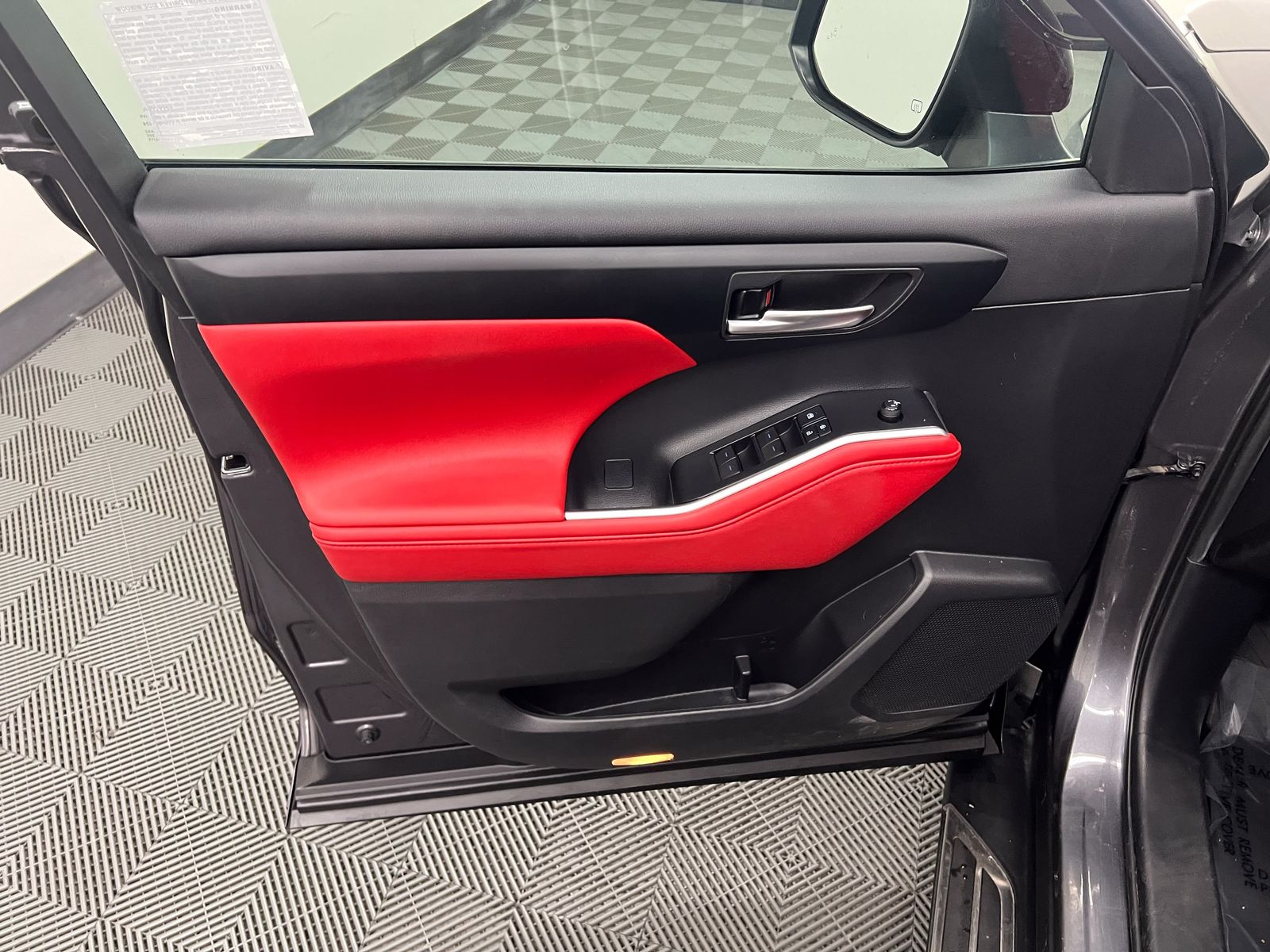 used 2021 Toyota Highlander car, priced at $33,688