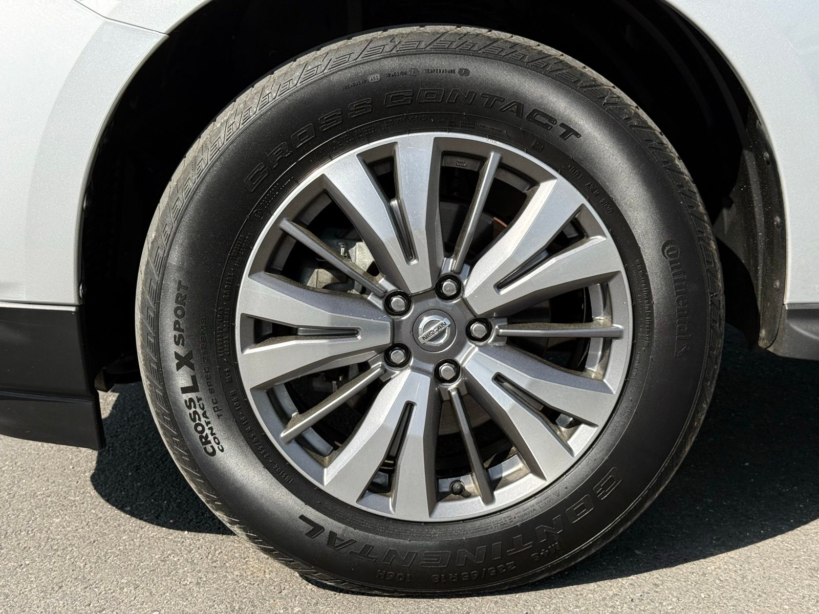 View vehicle photo 4