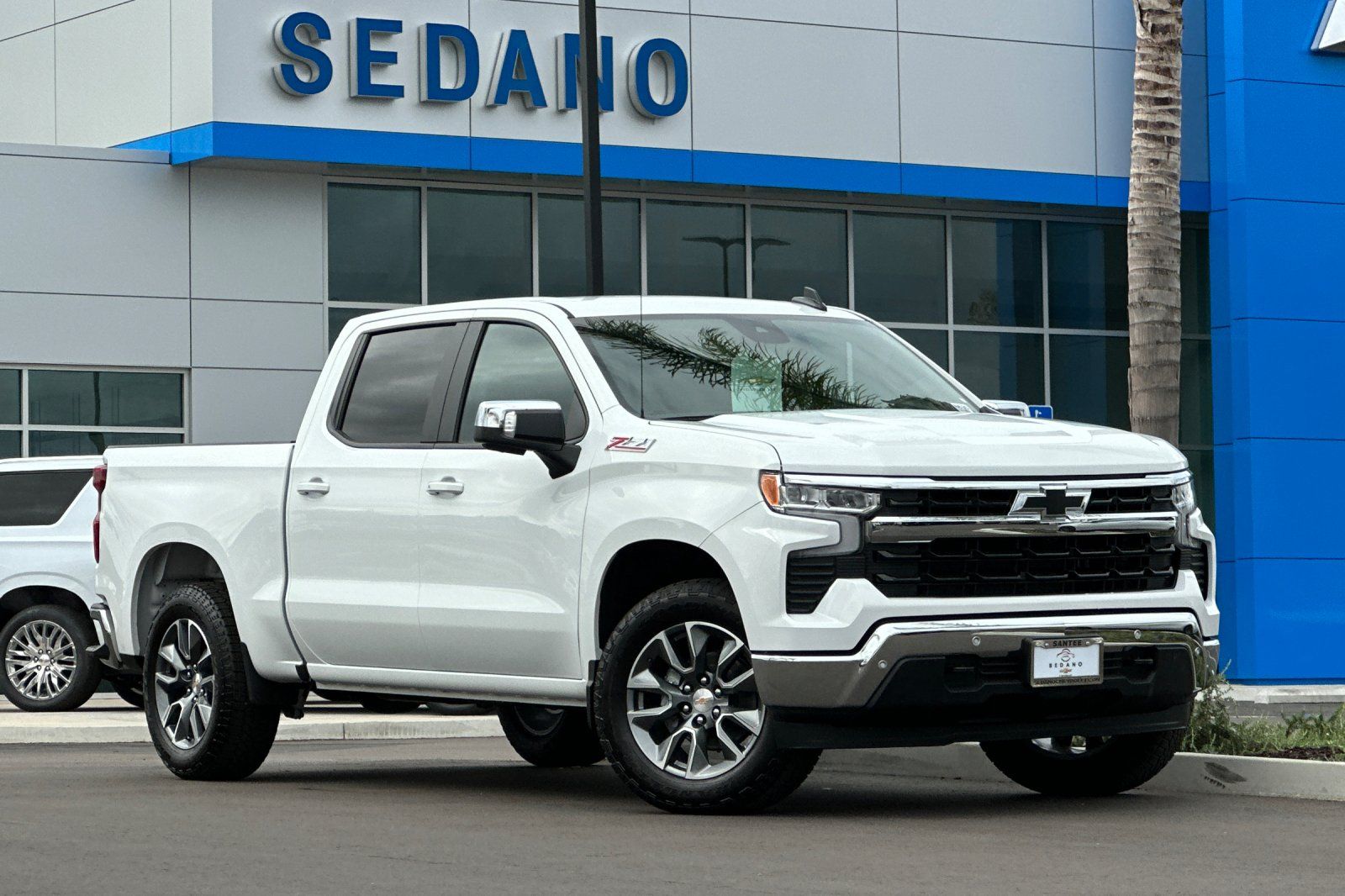 View vehicle photo 2