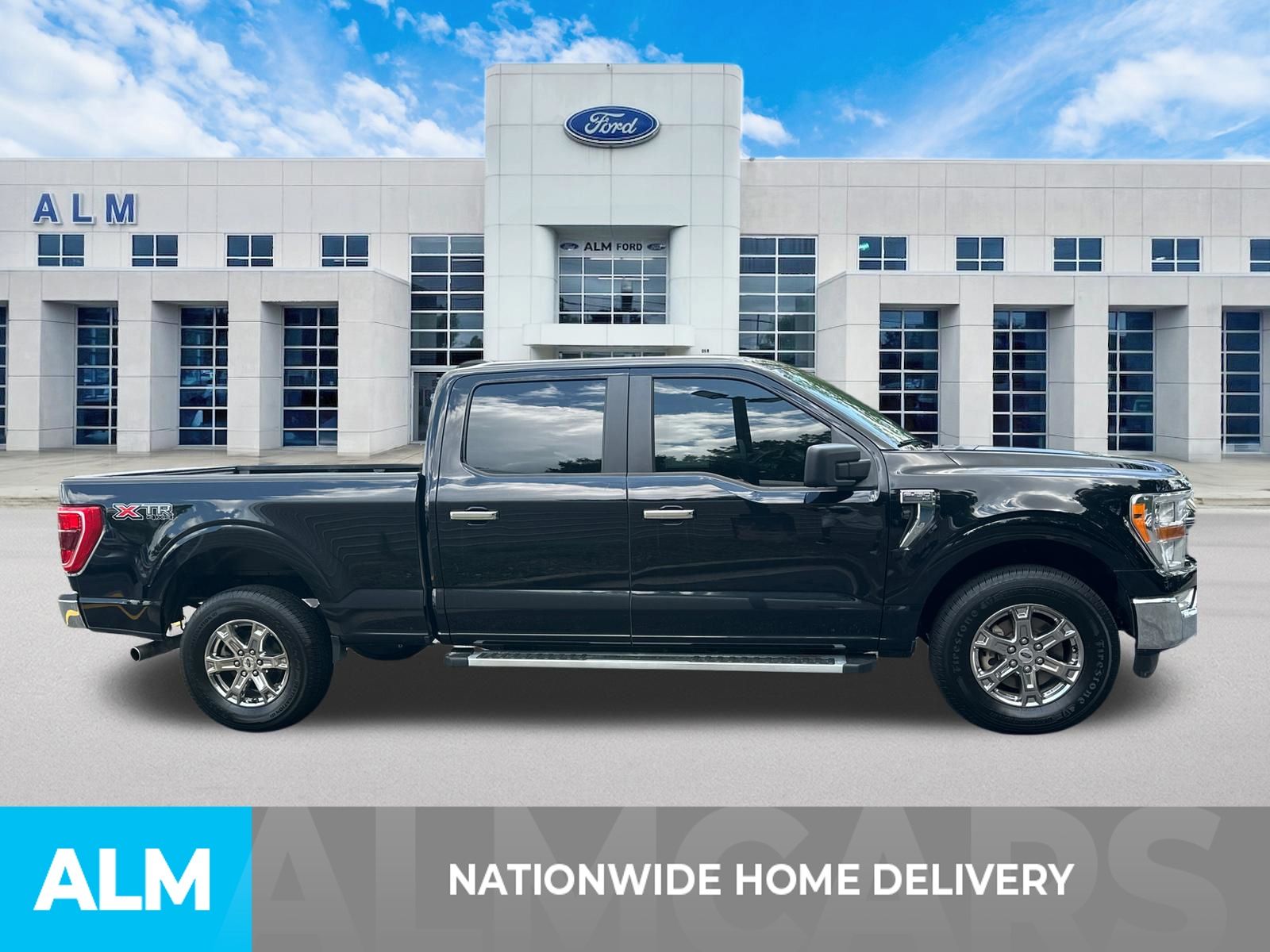Used 2023 Black Ford XLT image 4