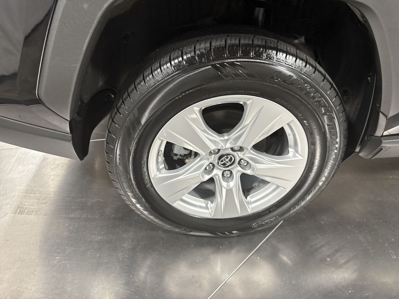 2019 Toyota RAV4 Hybrid XLE photo 13
